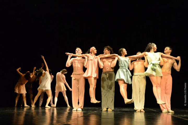 Espetáculo “Batucada”, do Ballet Stagium. Foto: Arnaldo J. G. Torres
