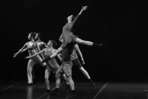Espetáculo “Na Neblina”, do Ballet Stagium. Foto: Emidio Luisi